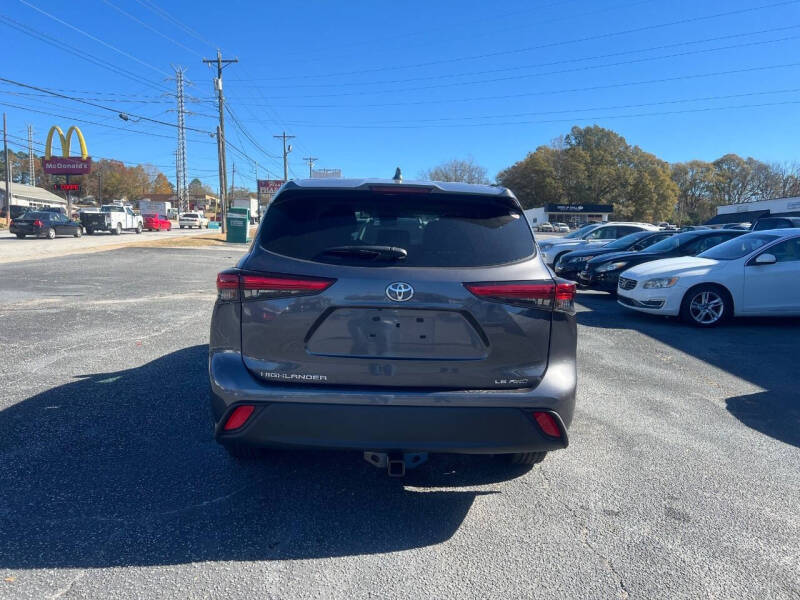 2021 Toyota Highlander LE