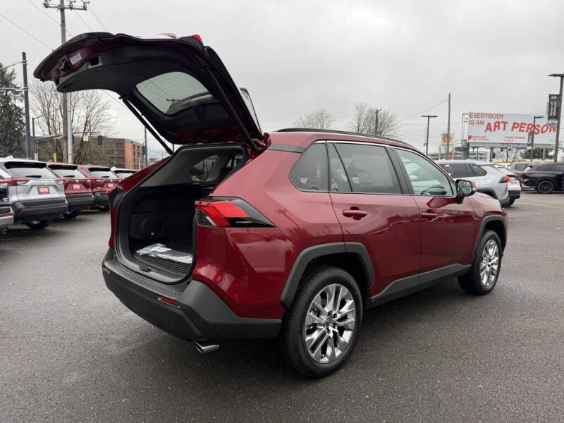 2025 Toyota RAV4 XLE Premium