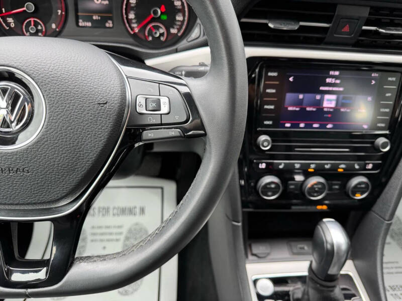 2022 Volkswagen Passat SE