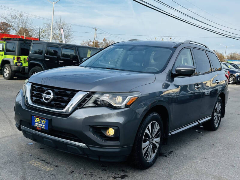 2017 Nissan Pathfinder SL
