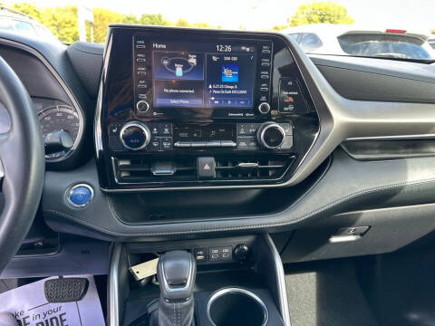 2022 Toyota Highlander Hybrid XLE