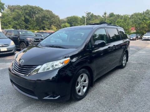 2017 Toyota Sienna LE 8-Passenger