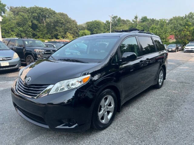 2017 Toyota Sienna LE 8-Passenger