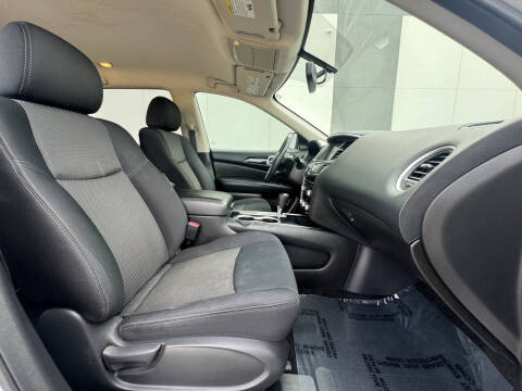 2018 Nissan Pathfinder SV
