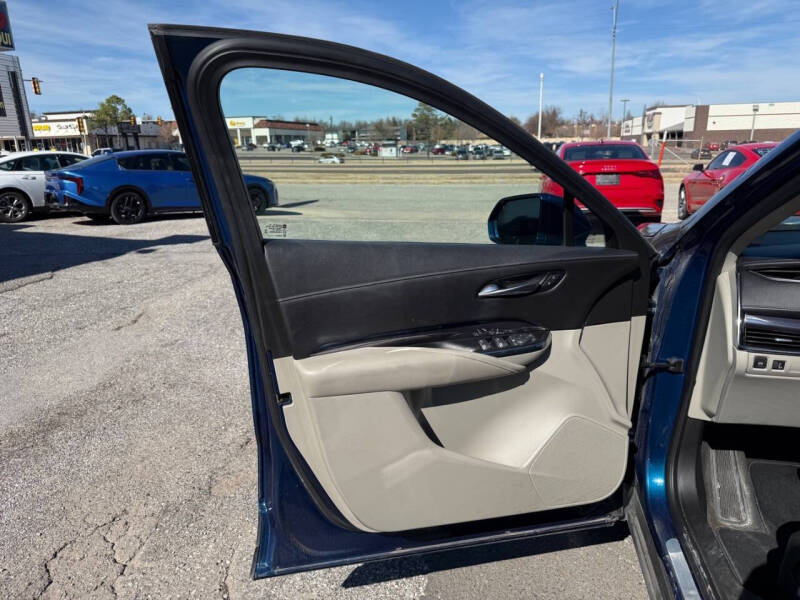 2019 Cadillac XT4 Luxury