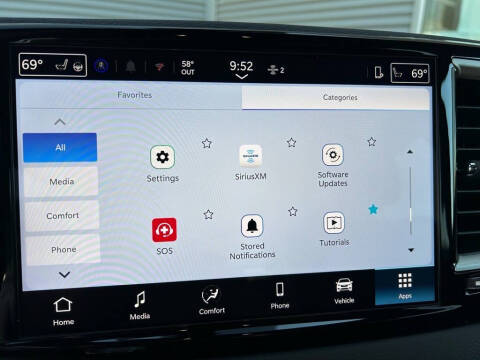 2025 Chrysler Voyager LX