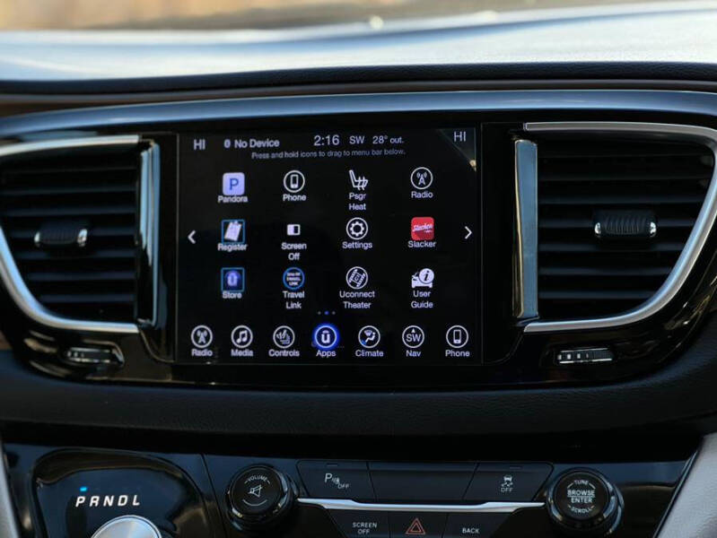 2017 Chrysler Pacifica Touring-L Plus