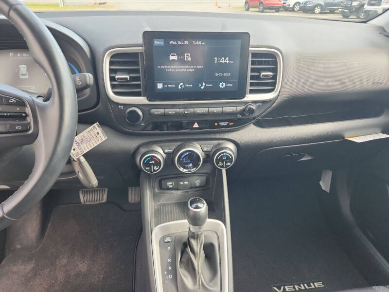 2023 Hyundai Venue SEL