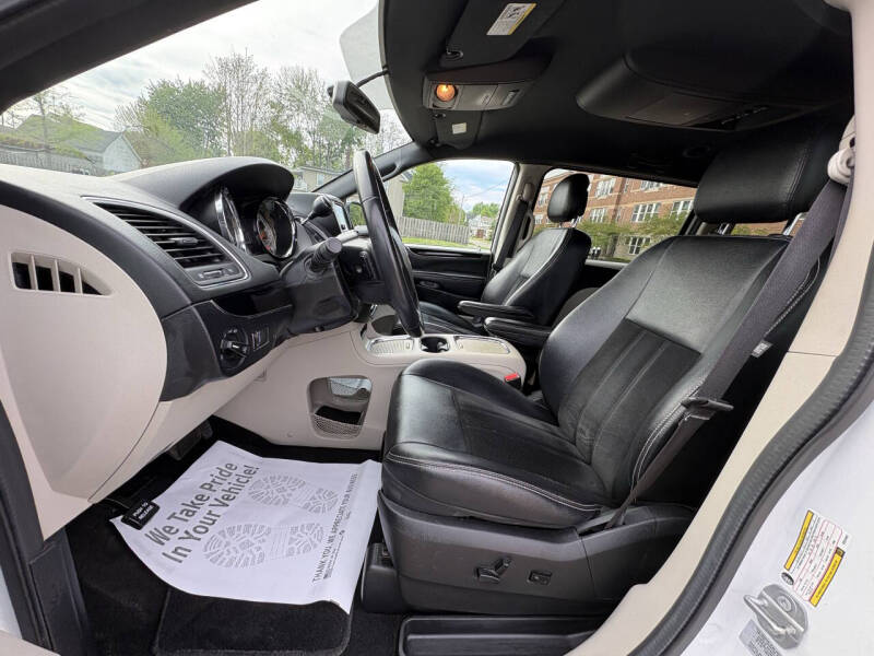 2016 Dodge Grand Caravan SXT Plus