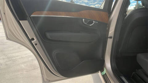 2025 Volvo XC90 B5 Plus Bright Theme