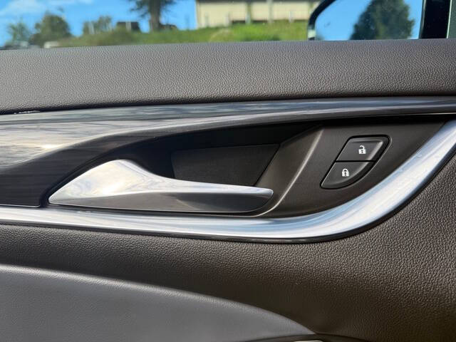 2024 Buick Enclave Essence