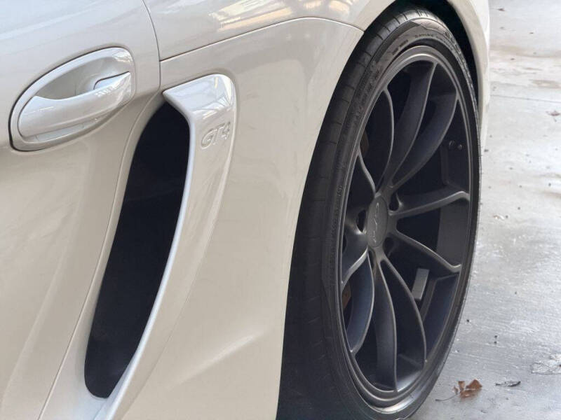 2016 Porsche Cayman GT4