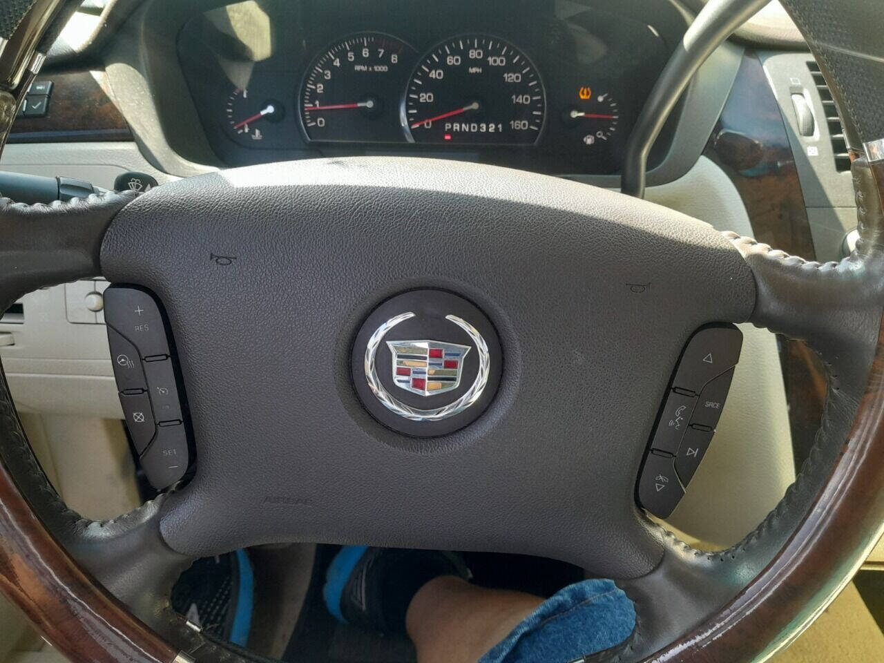 2009 Cadillac DTS Sedan - $5,450