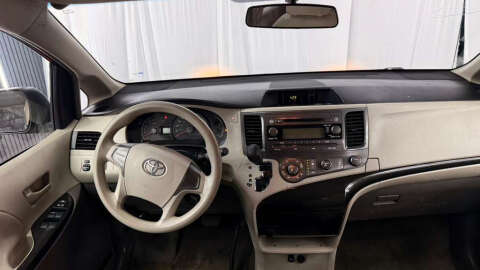 2014 Toyota Sienna L 7-Passenger