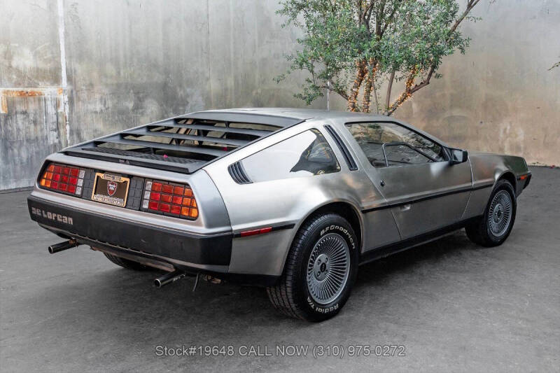 1981 DeLorean DMC-12