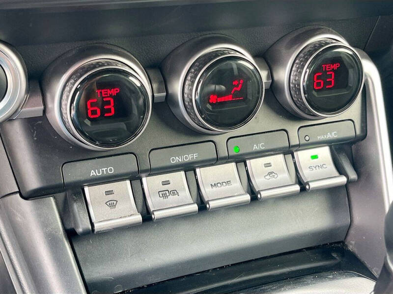 2024 Toyota GR86 Premium