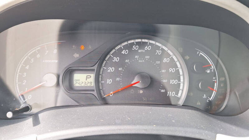 2011 Toyota Sienna LE 7-Passenger Auto Access Seat