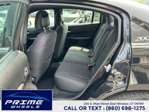 2013 Chrysler 200 LX