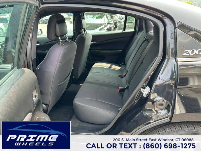 2013 Chrysler 200 LX