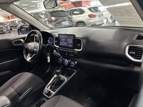 2022 Hyundai Venue SEL