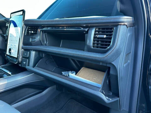 2025 Ford F-150 Lightning Lariat