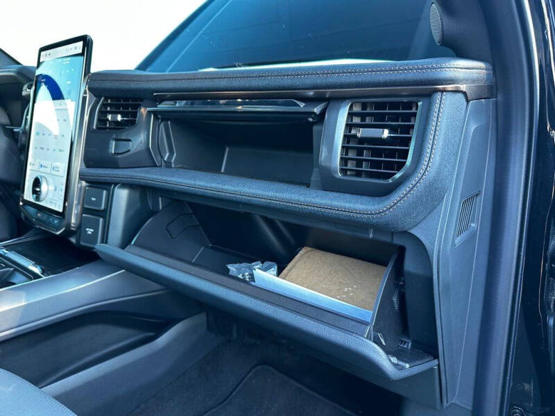 2025 Ford F-150 Lightning Lariat