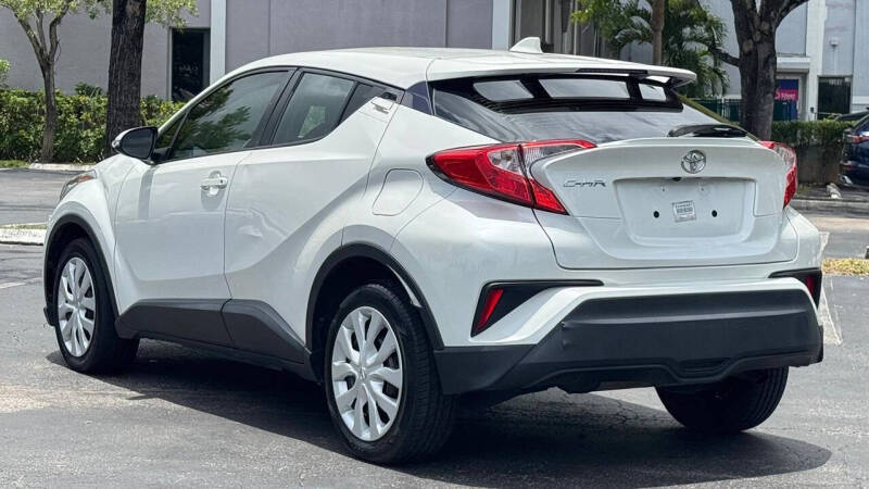2021 Toyota C-HR LE