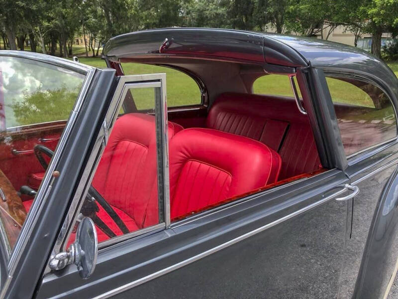 1950 Bentley MK VI Sedanca Coupe