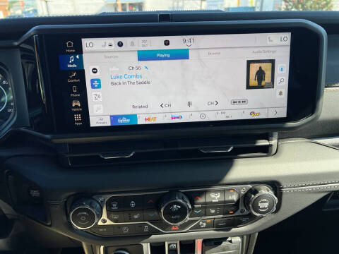 2025 Jeep Gladiator High Tide