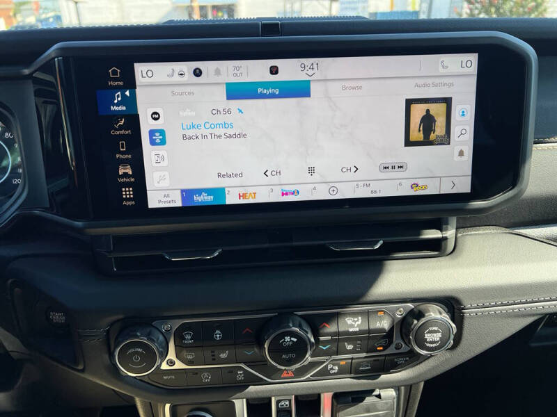 2025 Jeep Gladiator High Tide