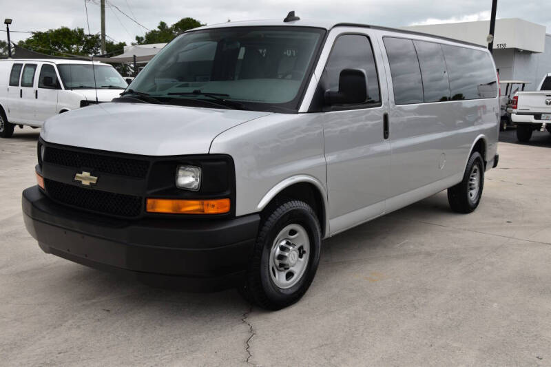 2017 Chevrolet Express LS 3500