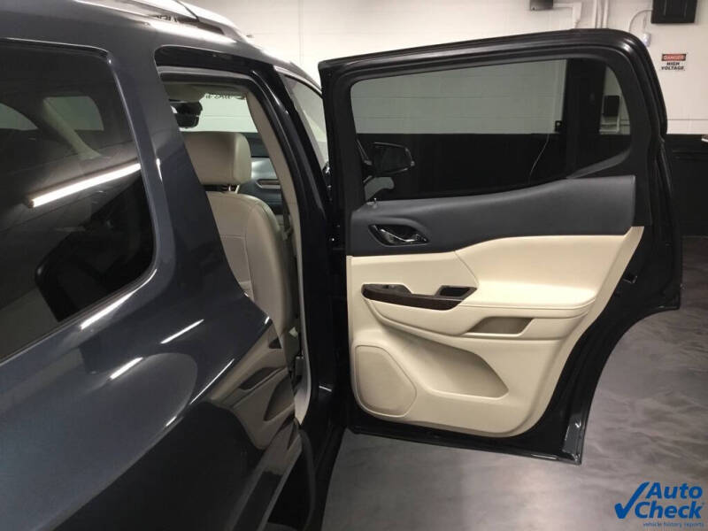 2020 GMC Acadia Denali