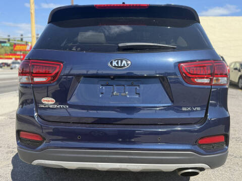 2019 Kia Sorento EX V6