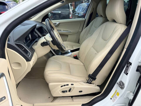 2016 Volvo XC60 T5 Drive-E Platinum