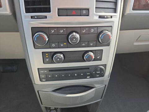 2009 Chrysler Town and Country Touring