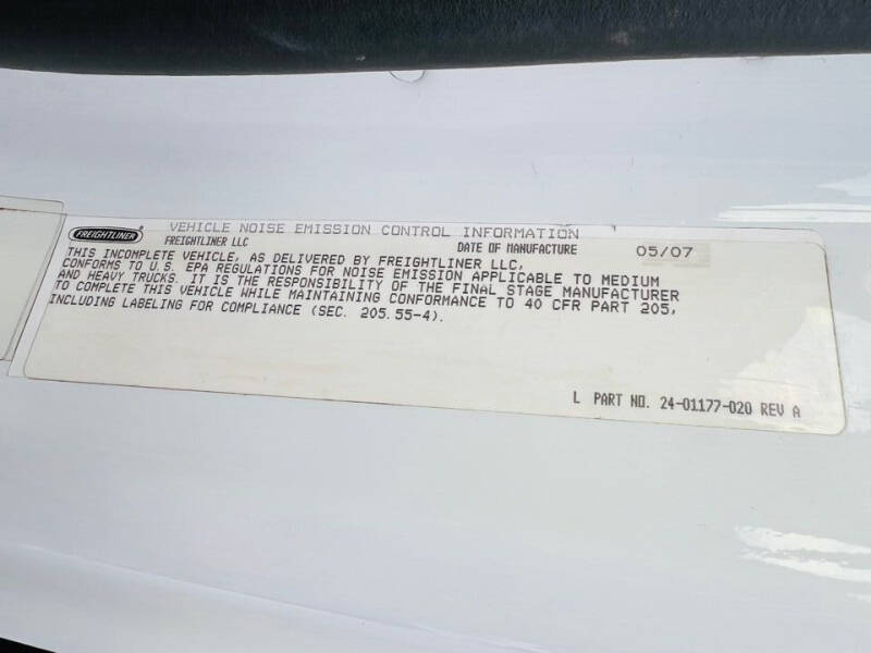 2008 Freightliner M2 106