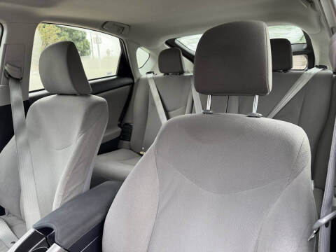 2013 Toyota Prius Three