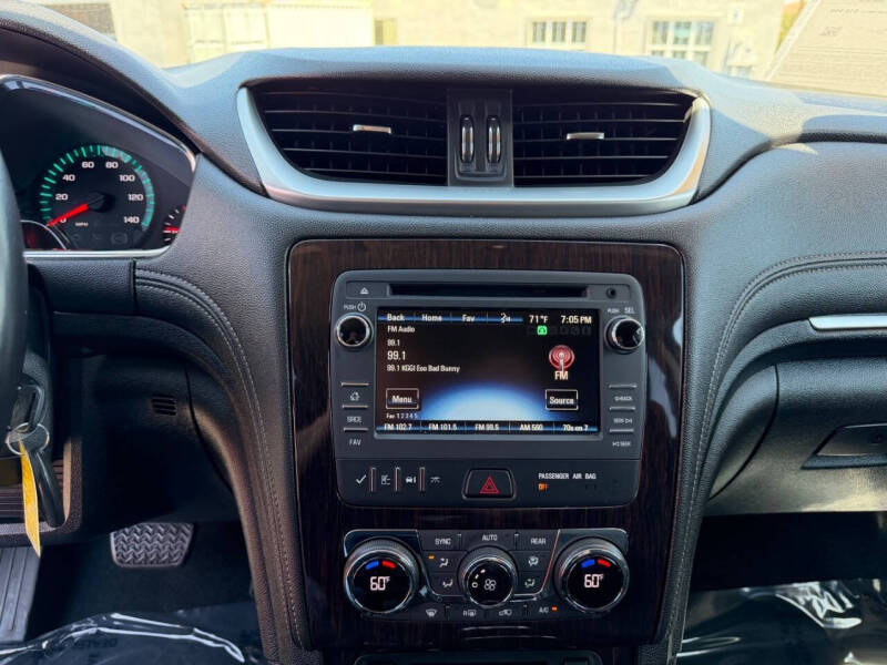 2017 Chevrolet Traverse LT