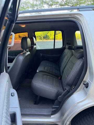 2002 Ford Explorer XLS