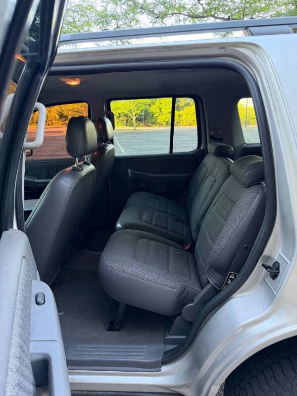 2002 Ford Explorer XLS
