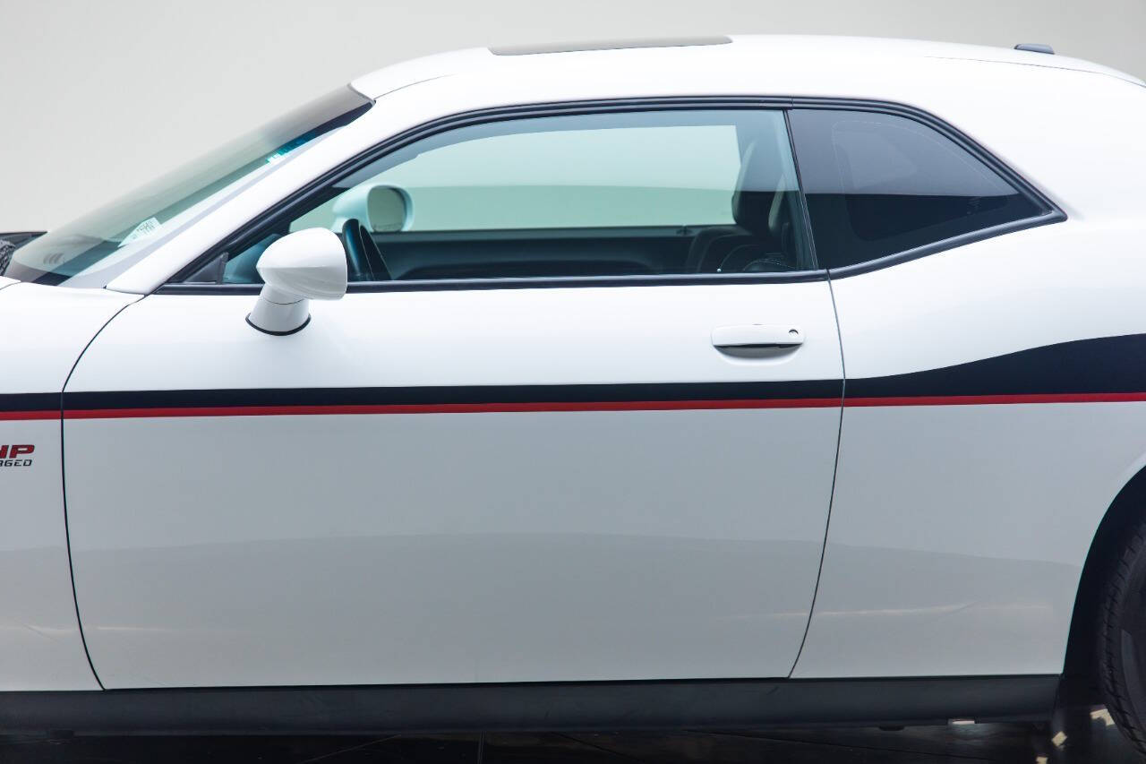 2012 Dodge Challenger 11
