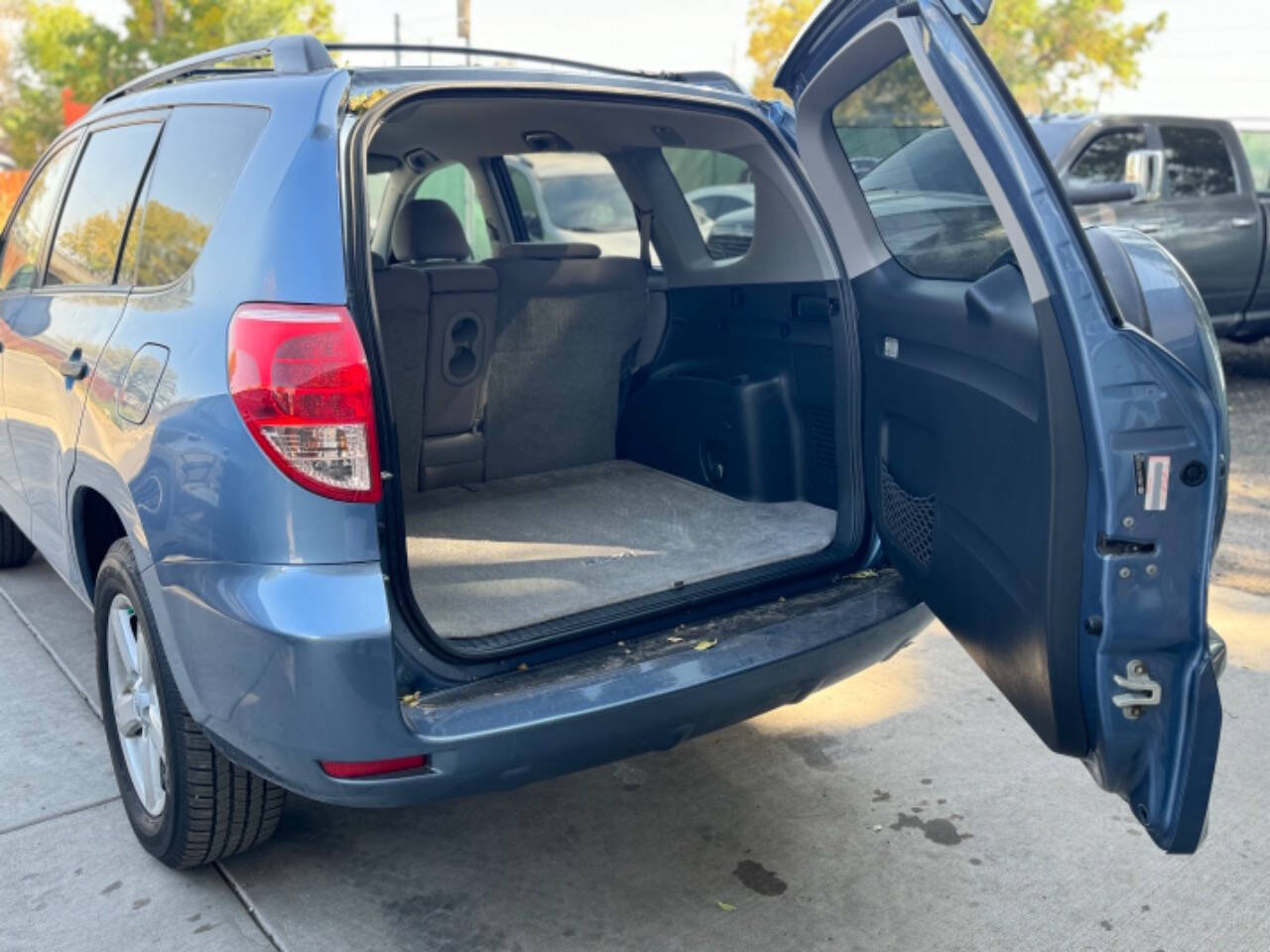 2007 Toyota RAV4 for sale at Carlos Auto Sales LLC in Englewood, CO