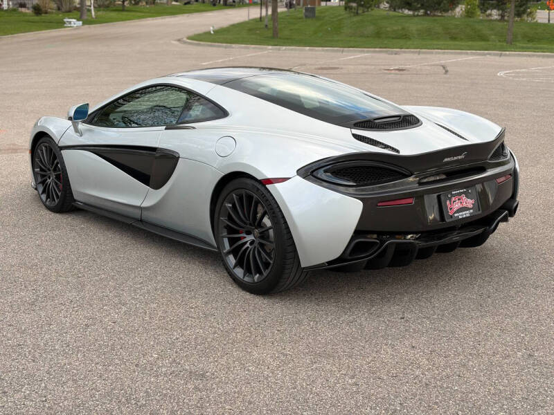 2017 McLaren 570GT