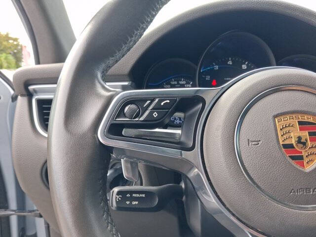 2017 Porsche Macan