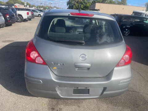 2012 Nissan Versa 1.8 S