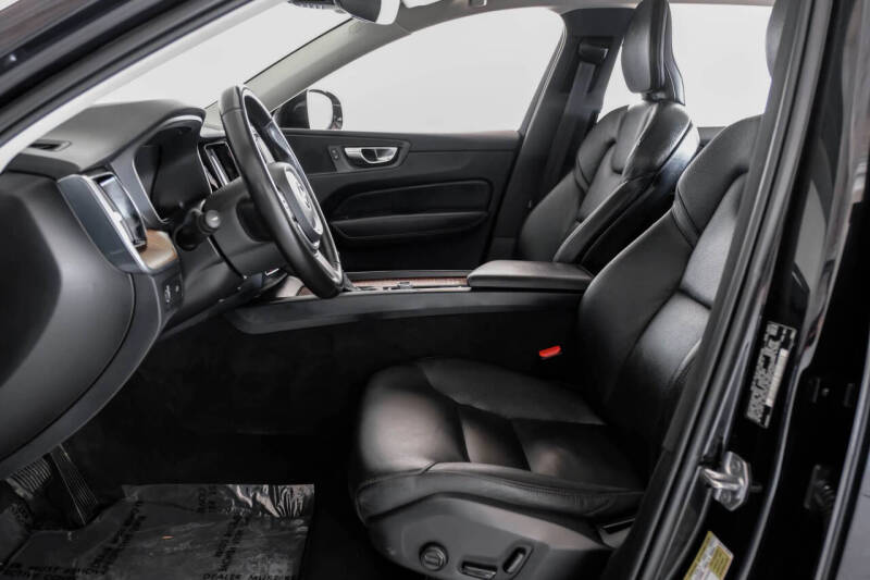 2021 Volvo XC60 T5 Momentum