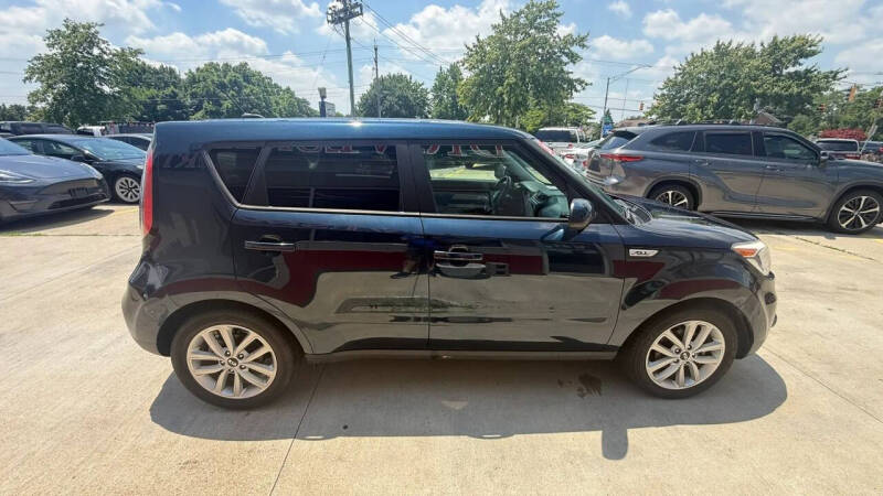 2017 Kia Soul +