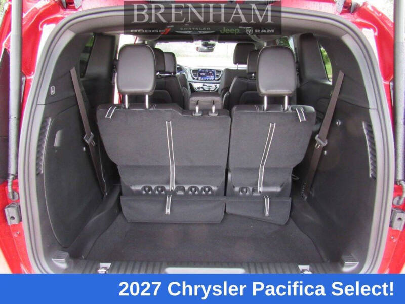 2027 Chrysler Pacifica Select