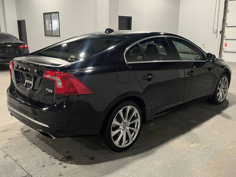2016 Volvo S60 T5 Drive-E Inscription Platinum