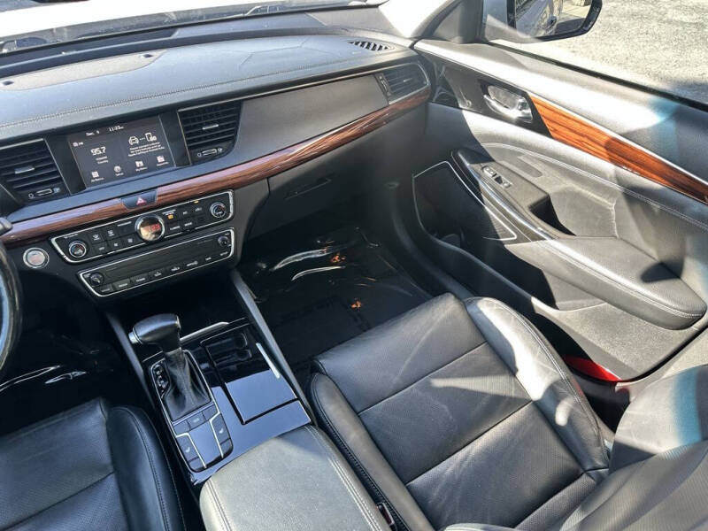 2017 Kia Cadenza Premium